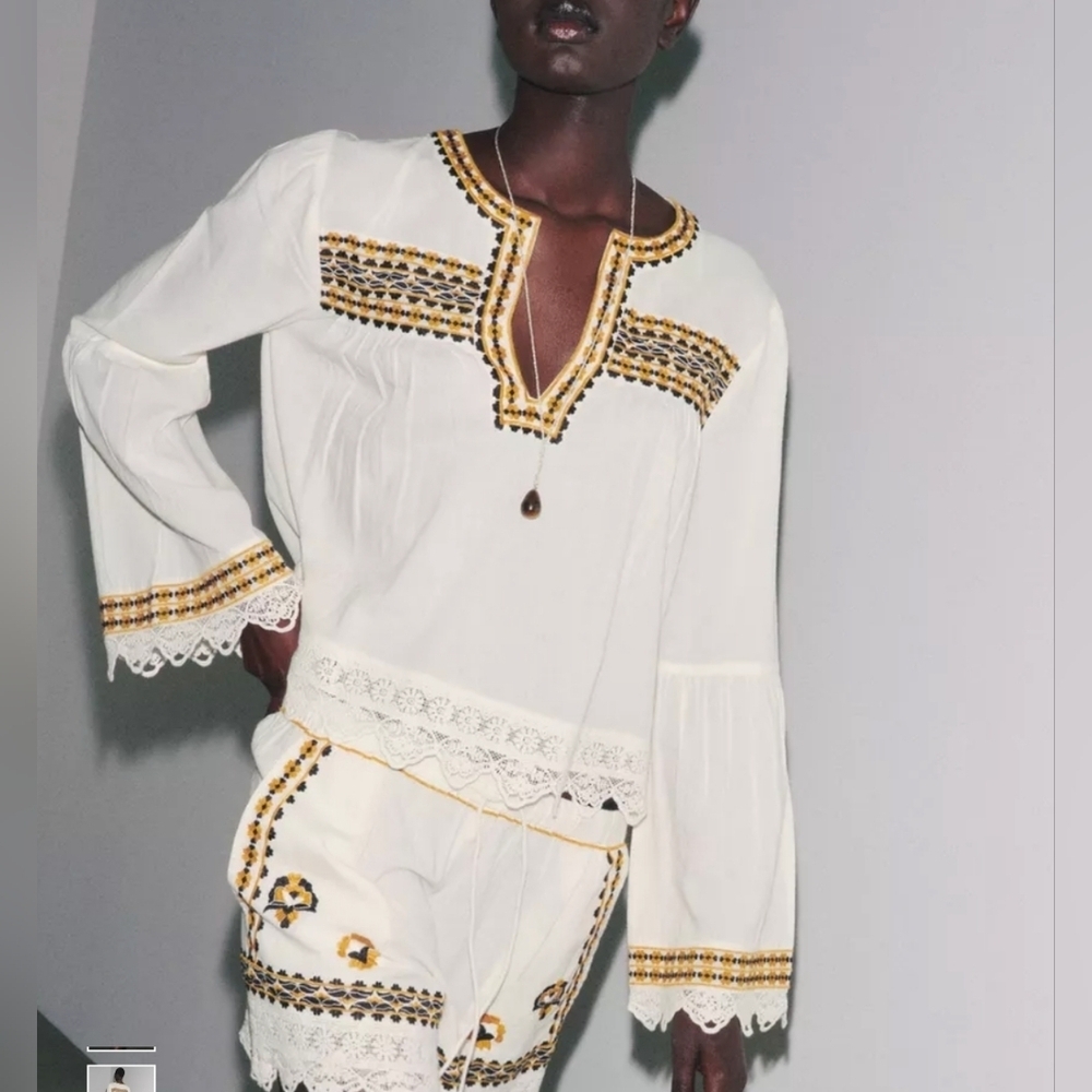 Zara White and Gold Embroidered Blouse Cotton Blend Size Small